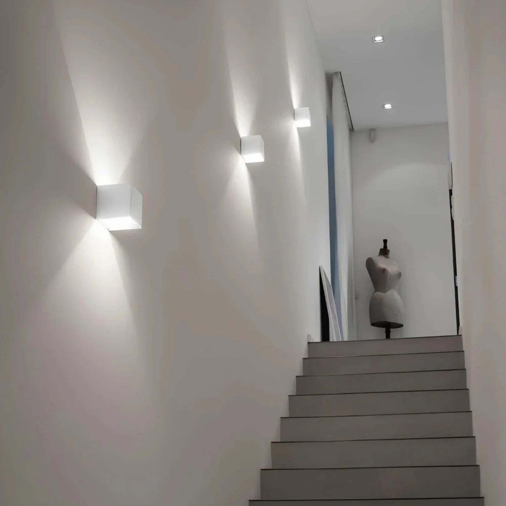 Adjustable Beam Cube Wall Light - Image 18