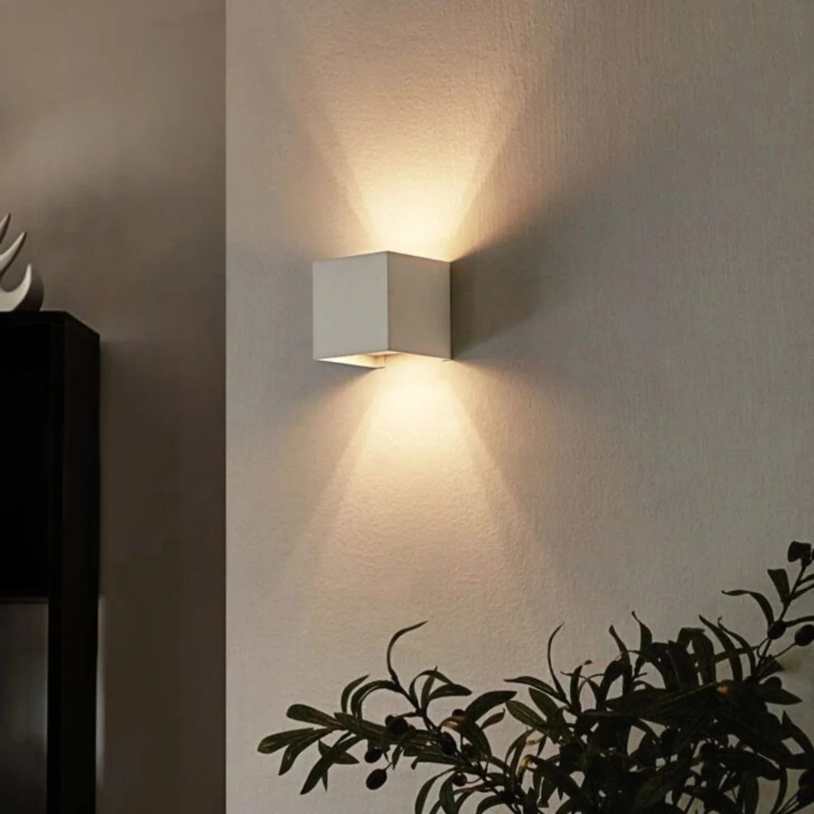 Adjustable Beam Cube Wall Light - Image 3