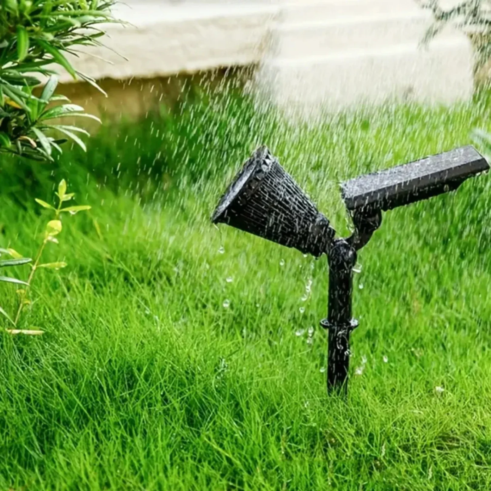 Modern Garden Spotlight - Solar Powered - Image 12