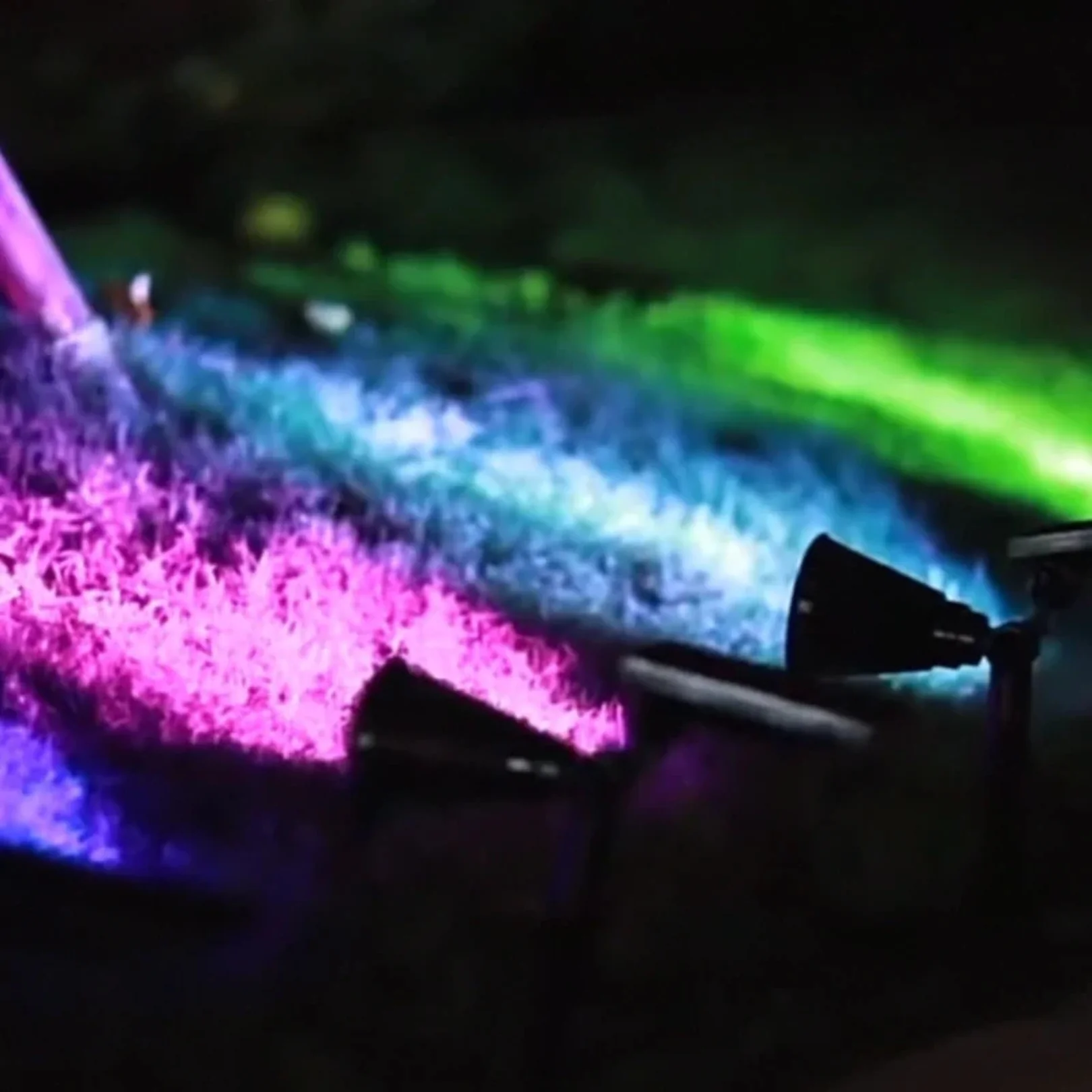 Modern Garden Spotlight - Solar Powered - Image 15