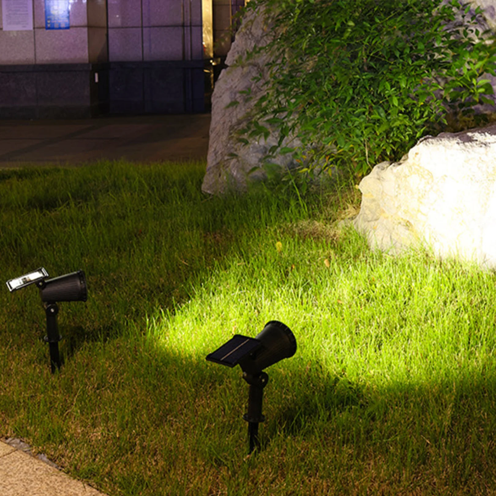 Modern Garden Spotlight - Solar Powered - Image 4